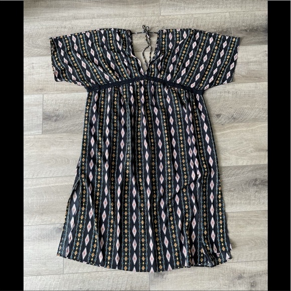 Hayden Dresses & Skirts - Hayden Los Angeles Boho V-Neck Tribal Print Maxi Dress Size 3XL